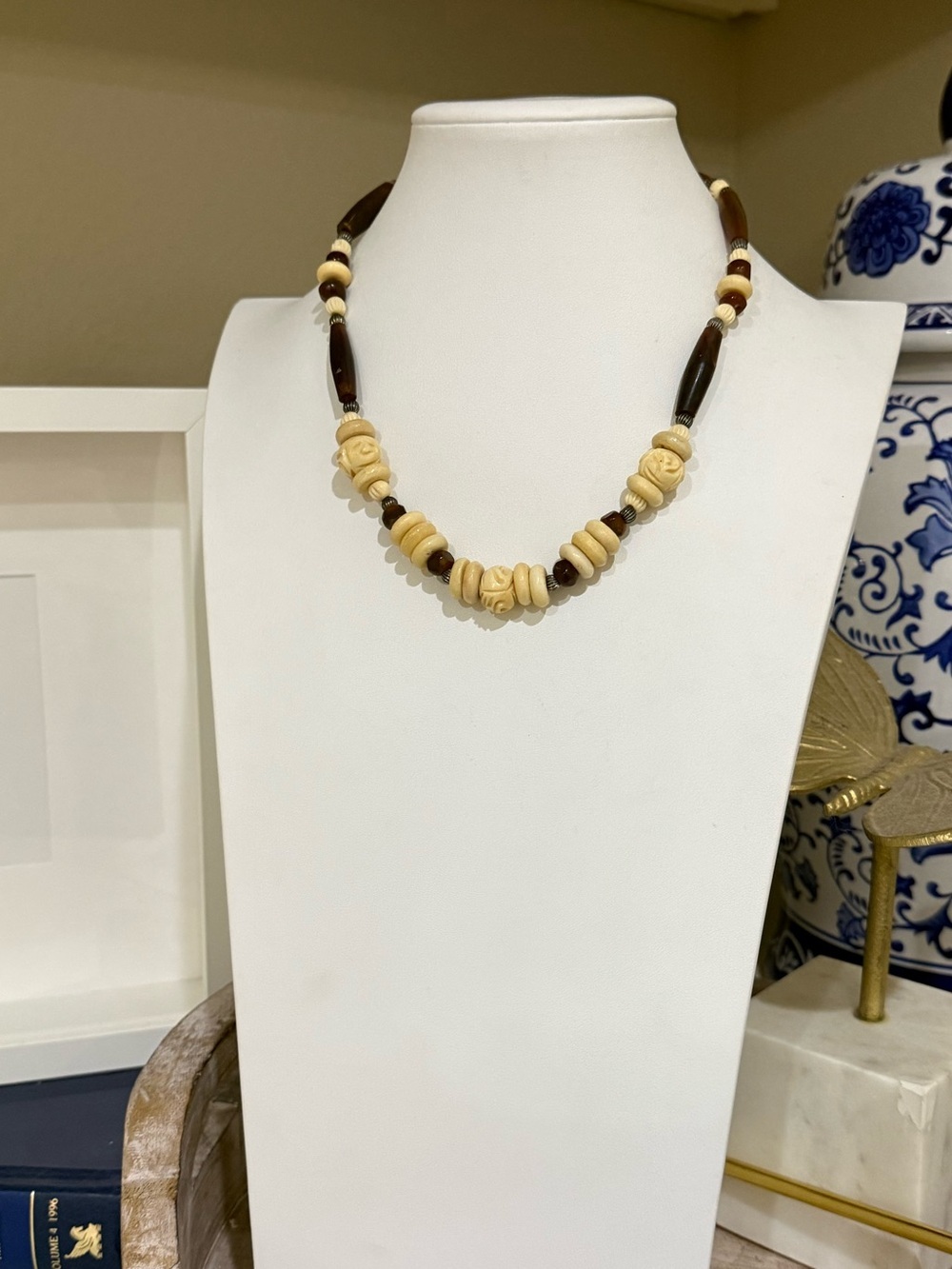 Vintage Faux Wood Carved Design Necklace